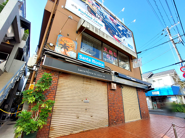 閉店が決まったサンタモニカ吉祥寺店は古着屋ストリート・七井橋で44年営業