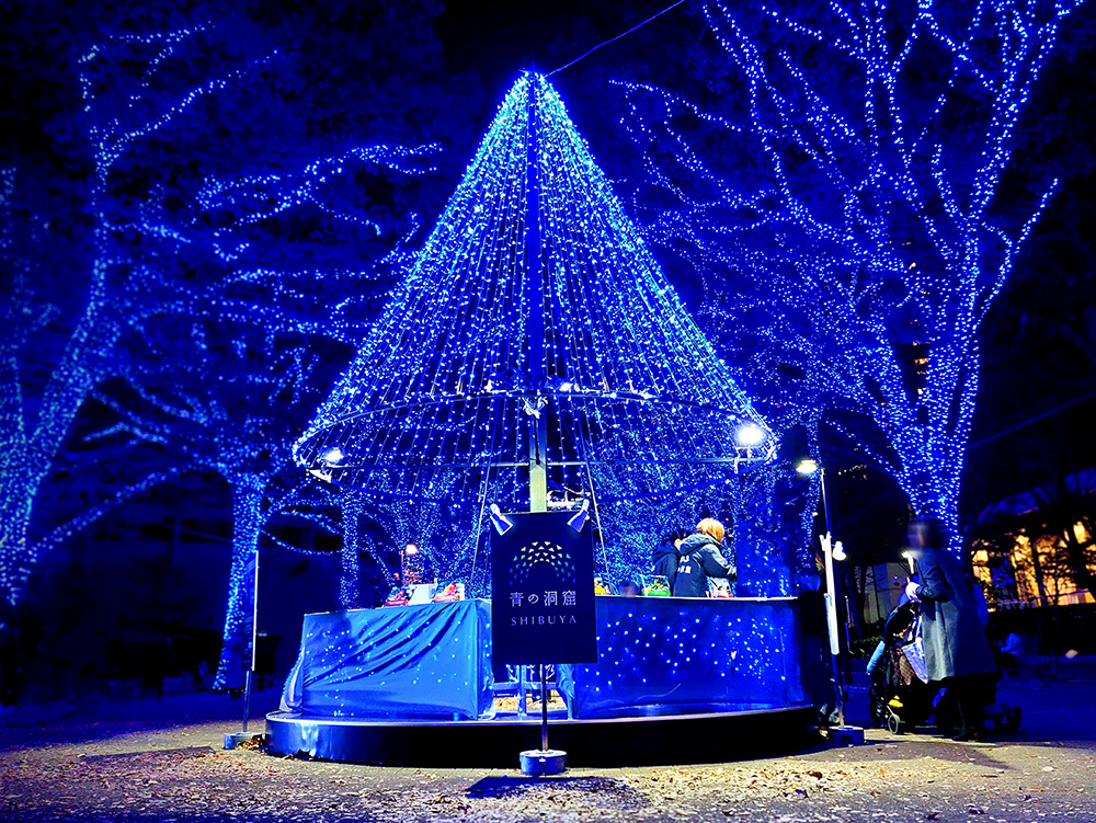 青の洞窟 SHIBUYA2023のクリスマスツリー（PRブース）