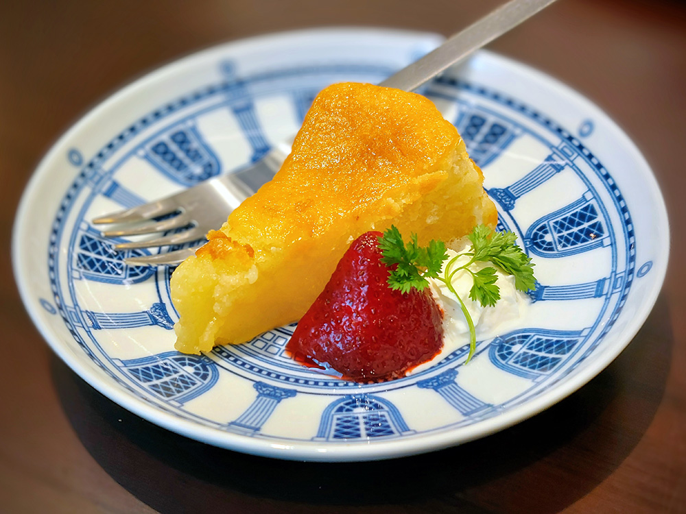渋谷にオープンしたシンガポール料理店「SINKIES（シンキーズ）」のバターケーキ