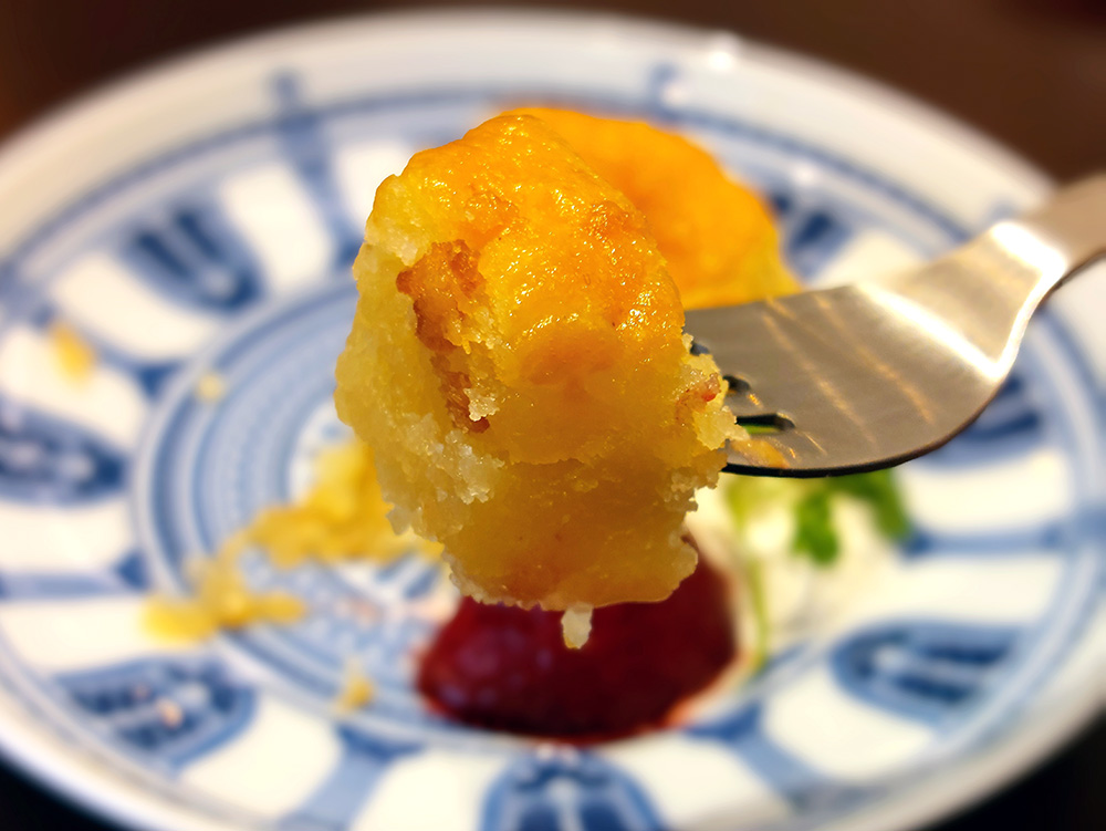 渋谷にオープンしたシンガポール料理店「SINKIES（シンキーズ）」のバターケーキ