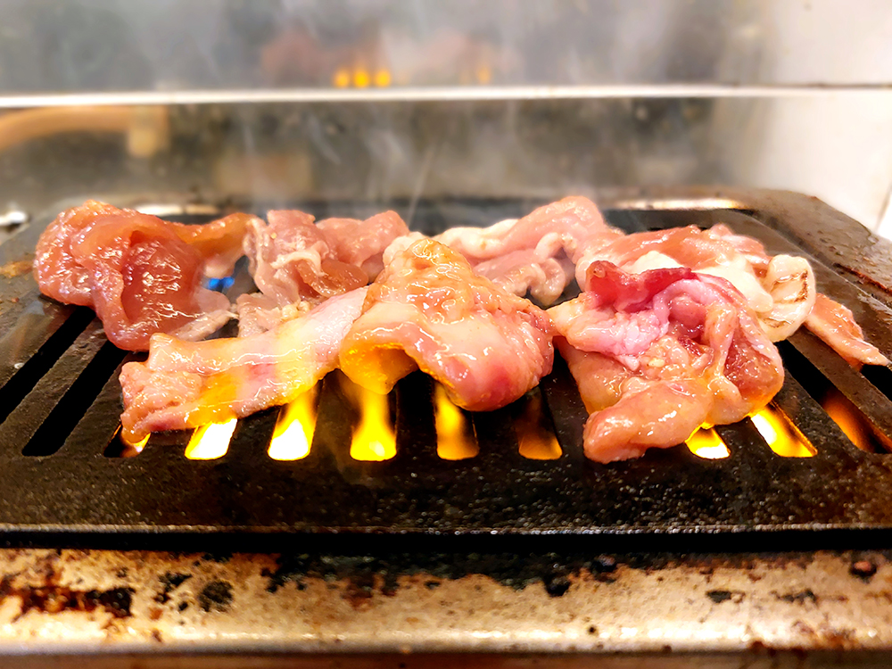 神保町色肉センター下北沢店のコスパ最高の食べ放題ランチで焼く肉